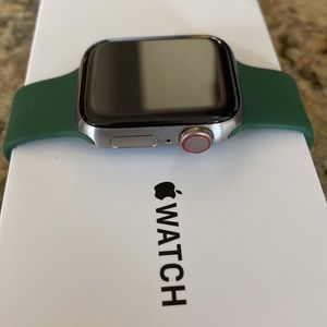 Apple Watch 6, 40mm titanium & ceramic case. Sapphire crystal screen.